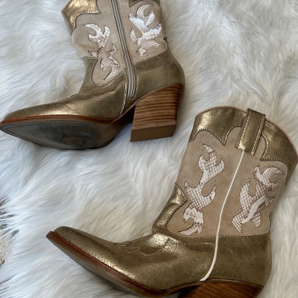 Women Lunar Cowboy Boot -Gold Metallic Snake Print size 6 - Picture 14 of 15